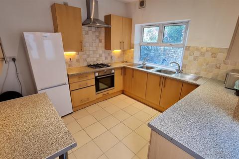 6 bedroom house to rent - Colum Road, Cardiff