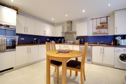 4 bedroom detached house for sale - Canal Court, Hempsted, Gloucester