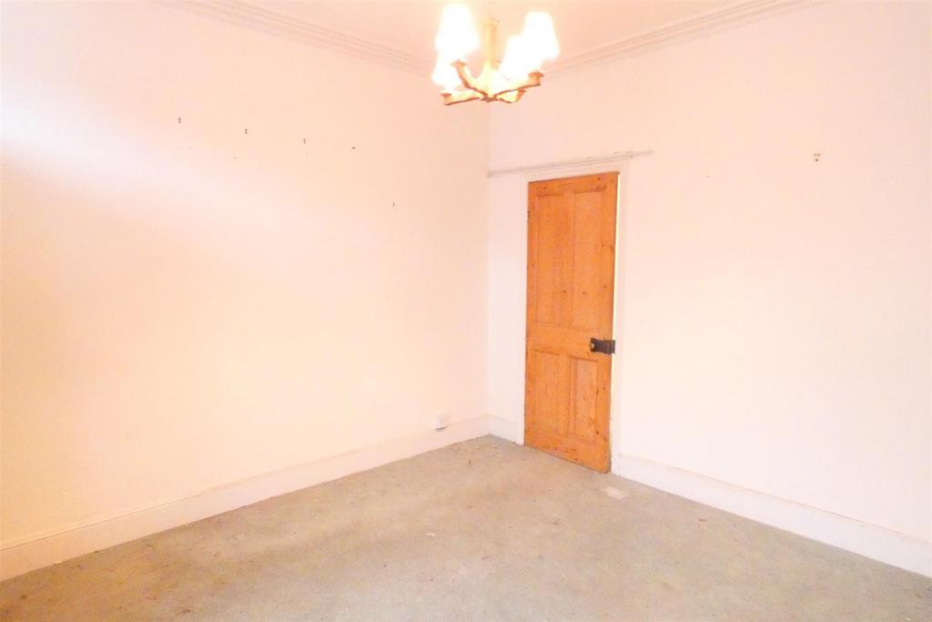 Lyndon Road, Sutton Coldfield 2 bed terraced house £280,000