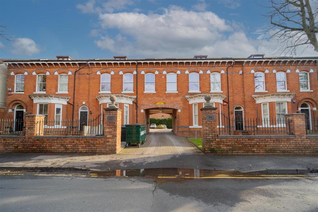 Cheyne Court, Greenfield Road, Harborne 2 bed flat £1,000 pcm (£231 pw)
