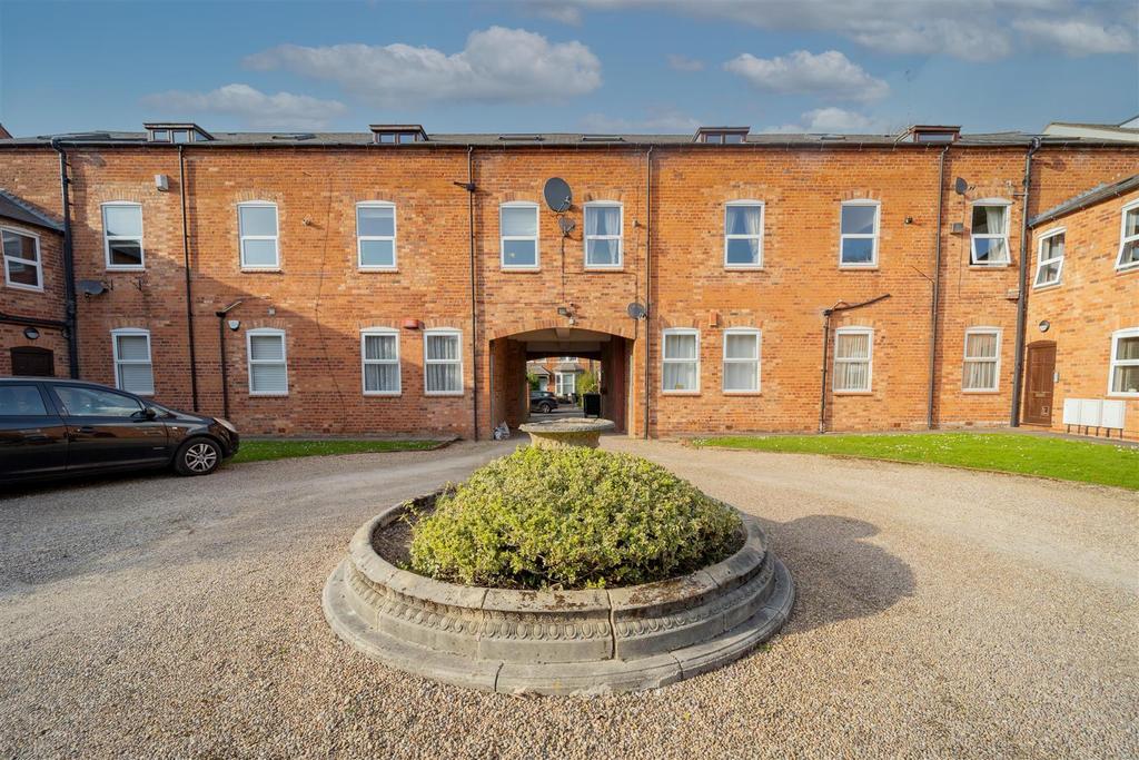 Cheyne Court, Greenfield Road, Harborne 2 bed flat £1,000 pcm (£231 pw)
