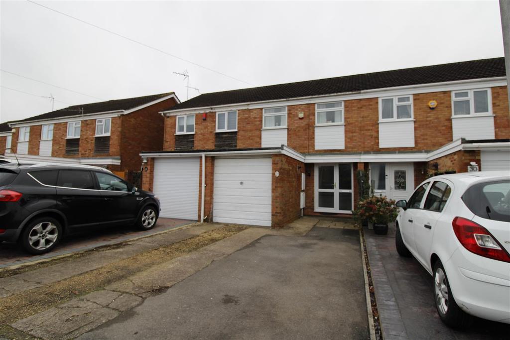 Hadow Way, Quedgeley, Gloucester 3 bed semidetached house £995 pcm