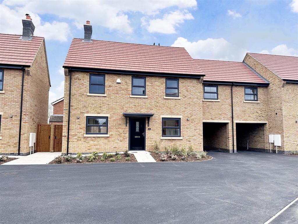 Hope Street, Bozeat, Wellingborough 4 bed semidetached house £395,000