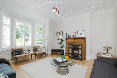 8 Kitson Road, London, SW13 9HJ