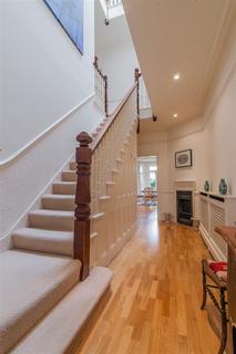 8 Kitson Road, London, SW13 9HJ