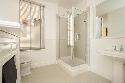 8 Kitson Road, London, SW13 9HJ