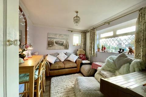 2 bedroom detached bungalow for sale - Richmond Road, Bexhill On Sea