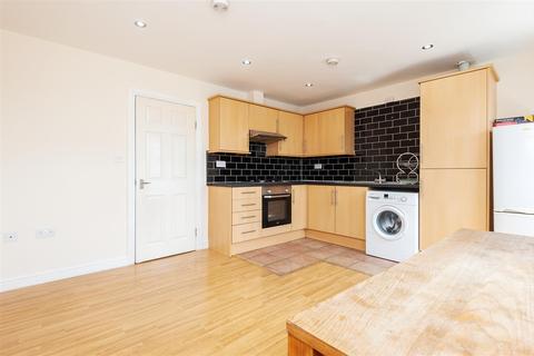 2 bedroom flat to rent - Bethnal Green Road, London