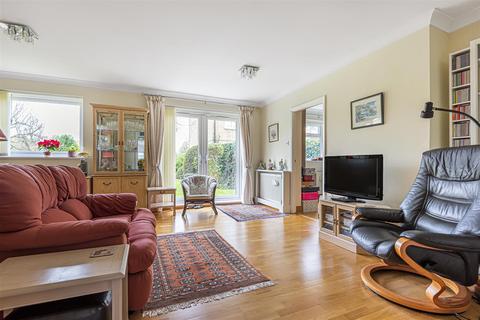 3 bedroom apartment to rent - Birchington Road, Windsor