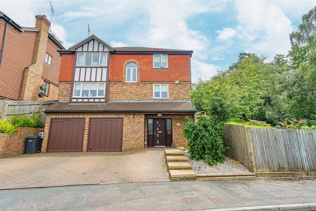Truman Drive, St. LeonardsOnSea 5 bed detached house for sale £580,000