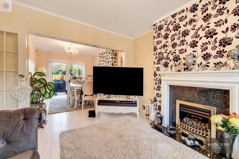 22 Willow Road, Romford, RM6 6UT