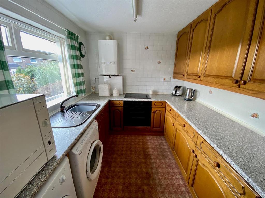Norman Drive, Mirfield 2 bed flat £115,000