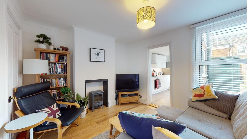 Cyprus Road, Faversham 2 bed terraced house £300,000