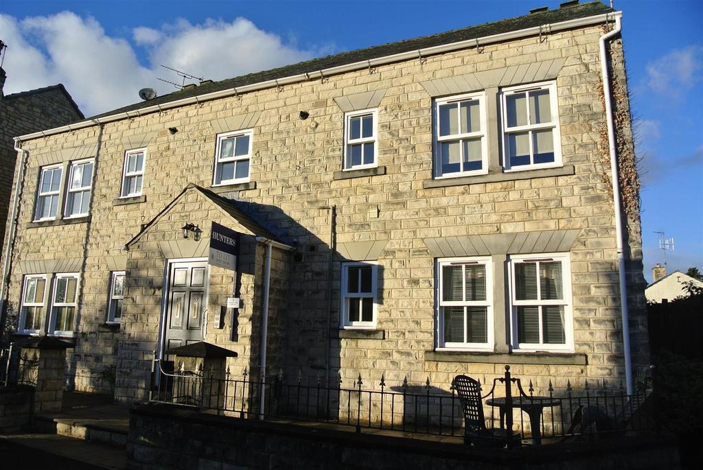 High Street, Clifford, Wetherby 2 bed flat £795 pcm (£183 pw)