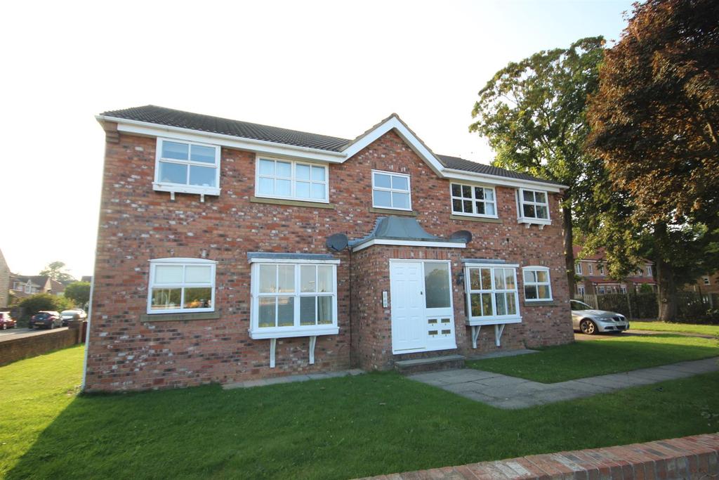 Walton Chase, Thorp Arch, Wetherby... 2 bed flat £725 pcm (£167 pw)