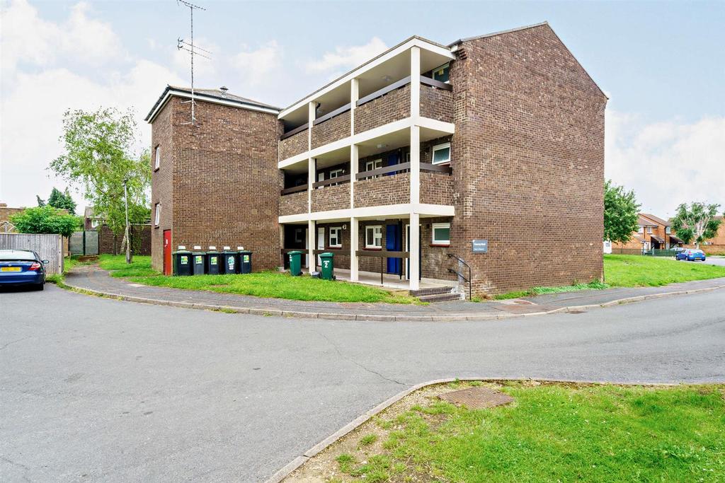 Fearney Mead, Mill End, Rickmansworth, Hertfordshire 1 bed flat £975