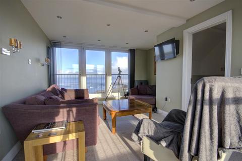 6 bedroom house for sale - The Marine Shore Street Thurso Caithness KW14 8BN