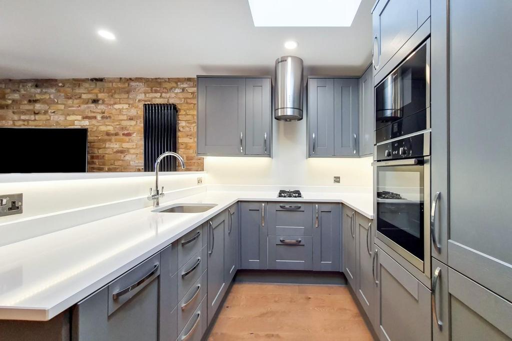 8 Kitchen - Reception-0.jpg