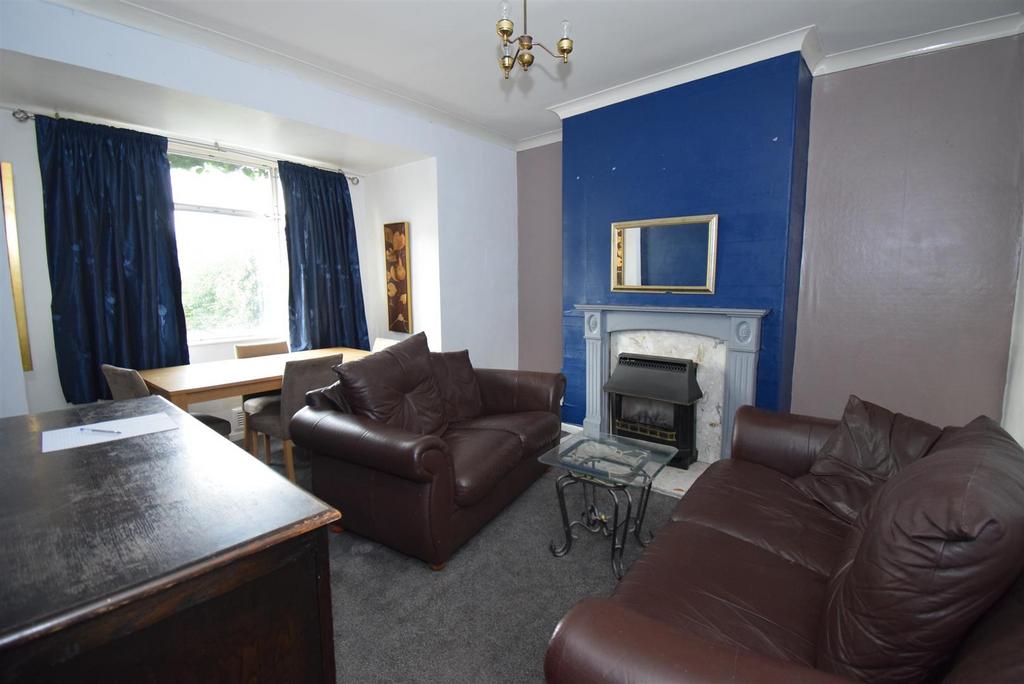 West Avenue, South Shields 4 bed semidetached house £265,000
