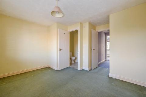 36 Berry Way, Andover, SP10 3XT
