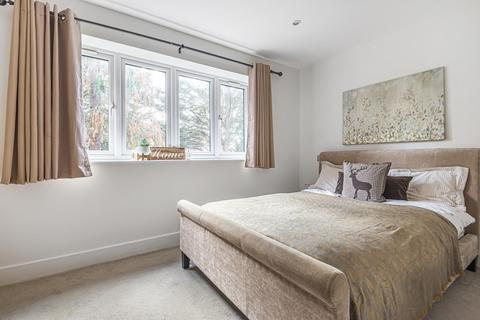 2 bedroom flat for sale - Holden Road, Woodside Park