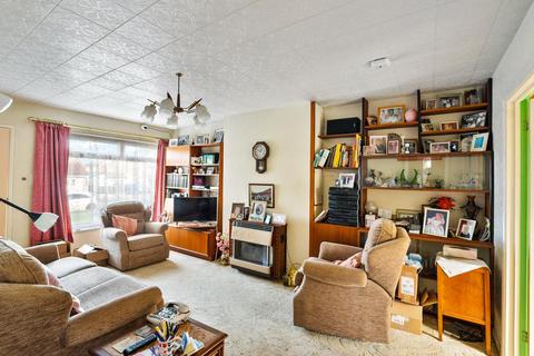 9 Gumbrells Close, Fairlands, Guildford, GU3 3NG