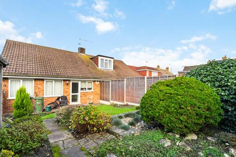 9 Gumbrells Close, Fairlands, Guildford, GU3 3NG