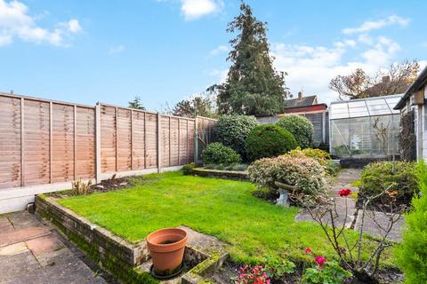9 Gumbrells Close, Fairlands, Guildford, GU3 3NG