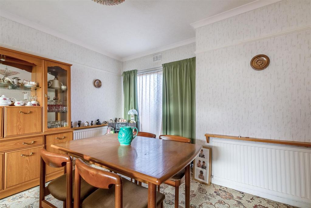 DSC 4204 Dining Room-HDR copy.jpg