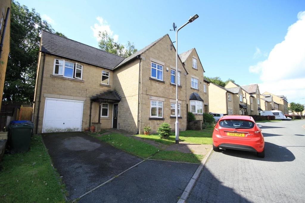 Upper Fawth Close, Queensbury, Bradford 4 bed detached house for sale