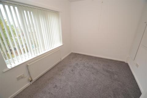 4 Broomcroft, Clayton, Bradford, BD14 6NW