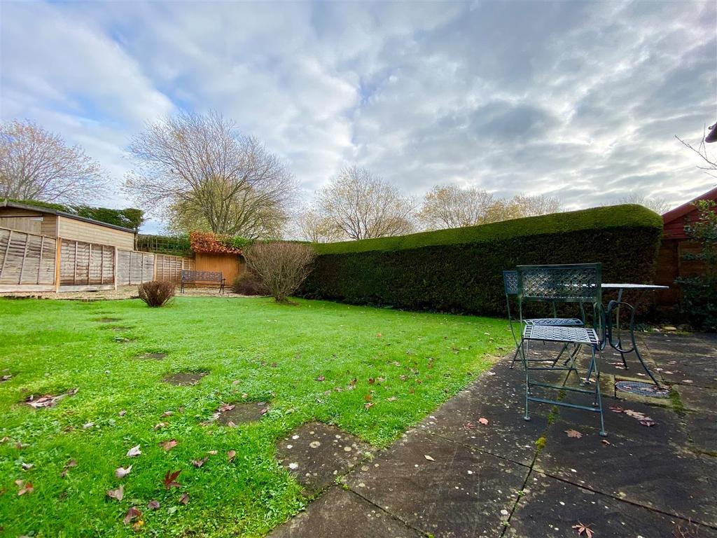 Dewberry Drive, Roundswell, Barnstaple 2 bed semidetached bungalow £