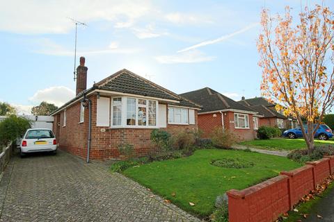 2 bedroom detached bungalow for sale - Church Mead, Keymer, Hassocks, West Sussex, BN6 8BN