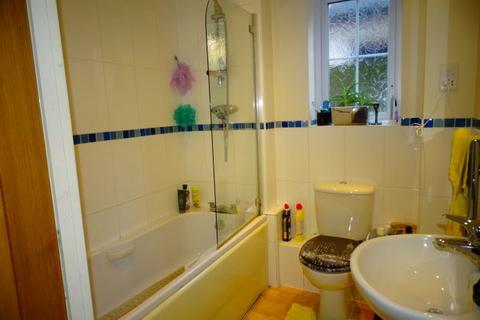 1 Kingswood Close, Ashford, TW15 1AA