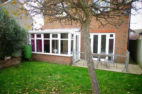 1 Kingswood Close, Ashford, TW15 1AA
