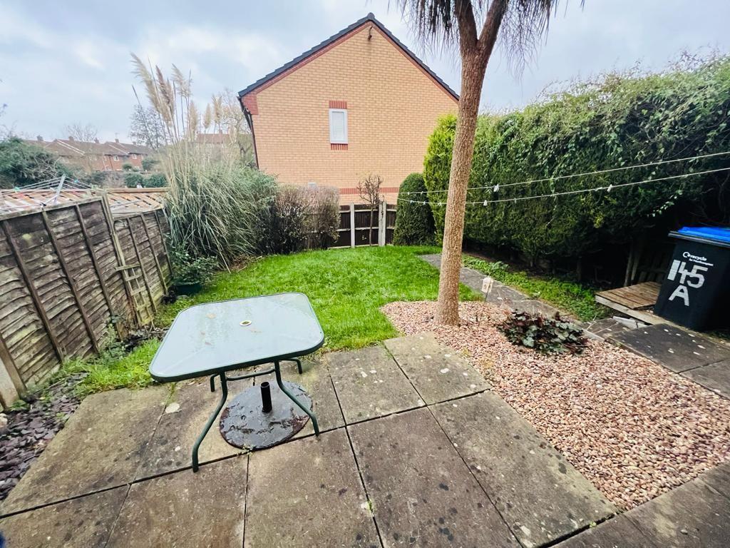 Fullingdale Road, The Headlands, Northampton NN3 2QF 2 bed semidetached house for sale £220,000