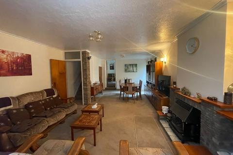 17 Brookside, Temple Ewell, Dover, CT16 3DW
