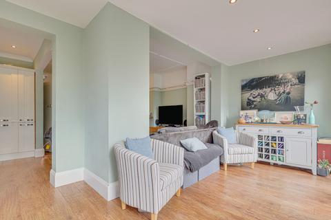 28 Greenways, Southend-on-sea, SS1 3BS