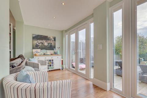 28 Greenways, Southend-on-sea, SS1 3BS