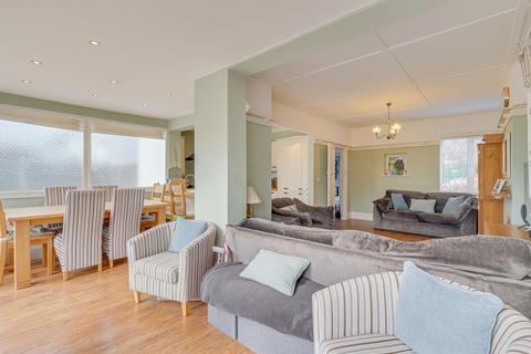 28 Greenways, Southend-on-sea, SS1 3BS
