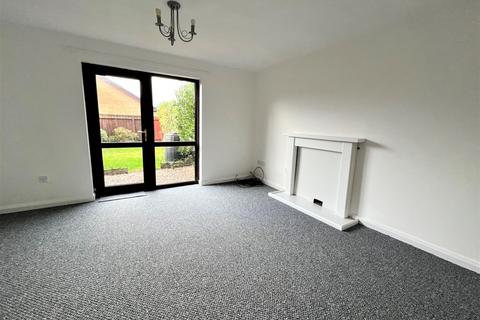 2 bedroom terraced house to rent, Rolston Close, HU9, Hull, HU9