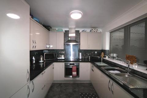 13 Cantref, Tywyn, LL36 0BW