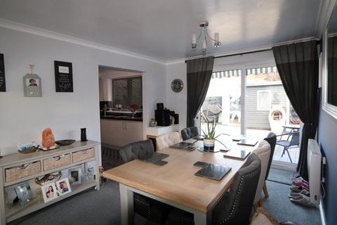 13 Cantref, Tywyn, LL36 0BW