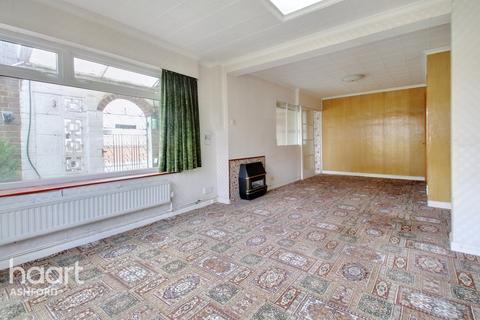 4 bedroom semi-detached house for sale - Ashgrove Road, Ashford