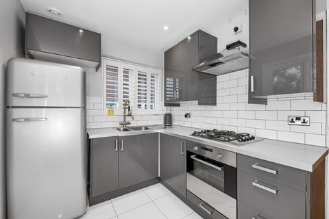 13 High Point, London, SE9 3PA