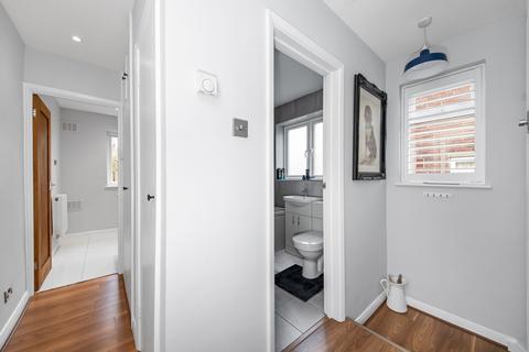 13 High Point, London, SE9 3PA