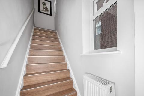 13 High Point, London, SE9 3PA