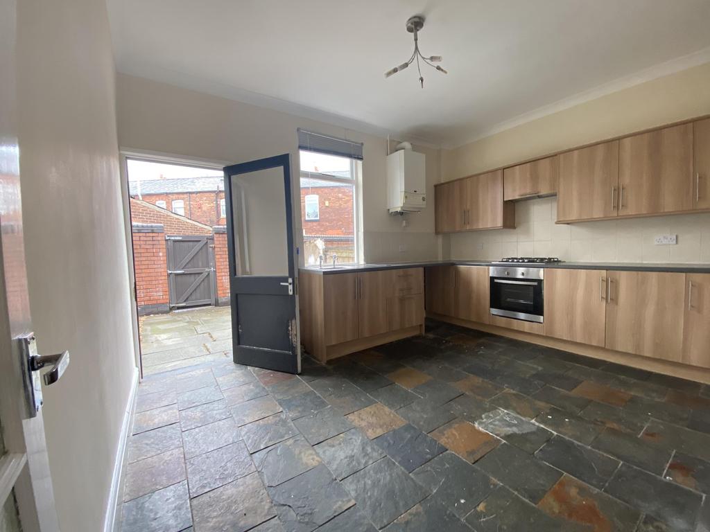 Gidlow Lane, Springfield, Wigan, WN6 7DP 2 bed terraced house £625