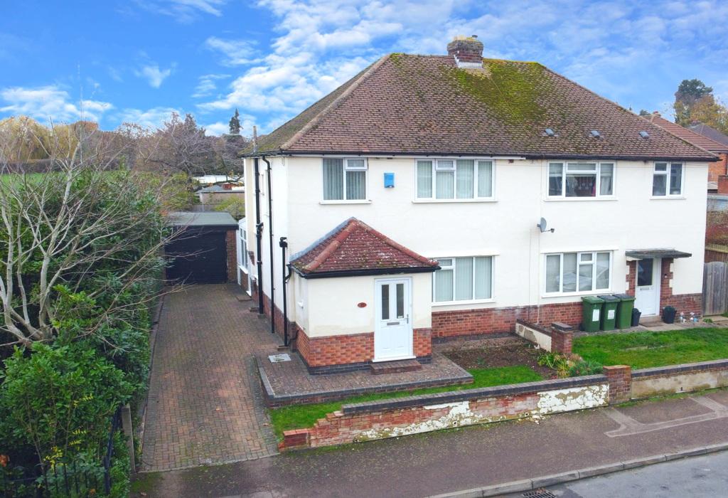 Dorothy Avenue, Glen Parva 3 bed semidetached house £250,000