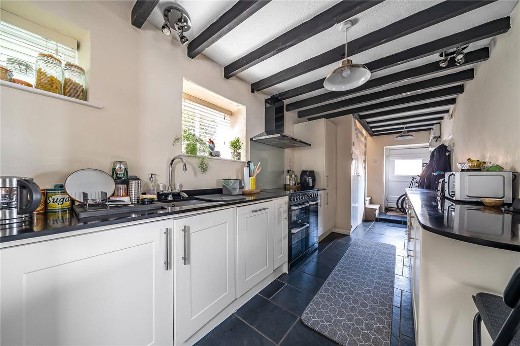 Yelverton, Devon 3 bed detached house to rent £1,200 pcm (£277 pw)